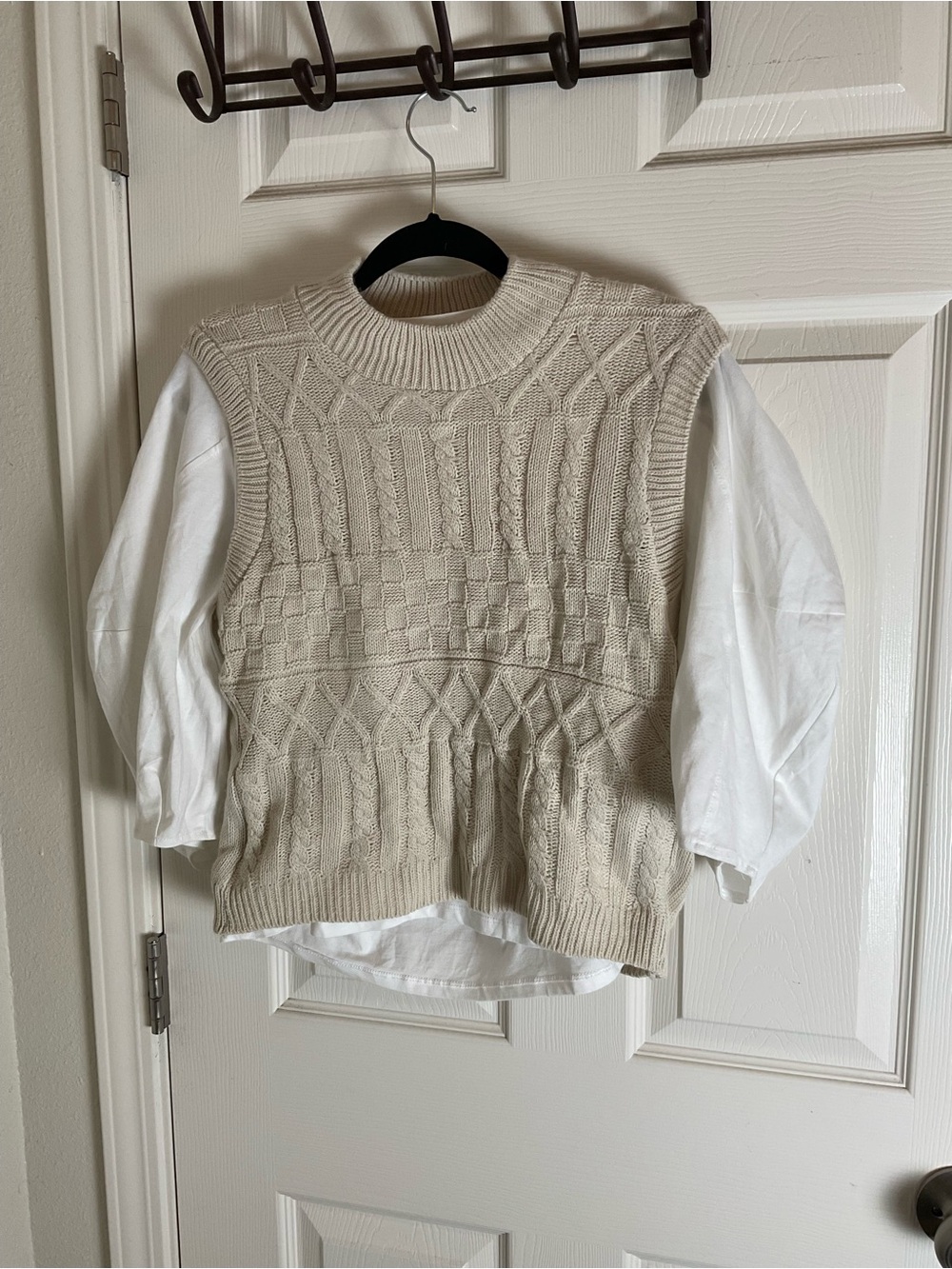 Zara Knit Sweater Vest Layered White Top Medium M - Picture 2 of 9